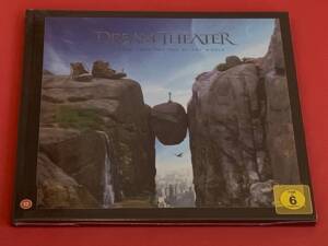 DREAM THEATER " A VIEW FROM THE TOP OF THE WORLD " 2 CD + 1 BLU-RAY. ED. LIMITADA