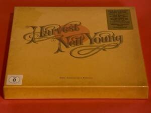 NEIL YOUNG " HARVEST " 2 LP + 2 DVD + 1 SINGLE 7". ED. LIMITADA 50 ANIVERSARIO